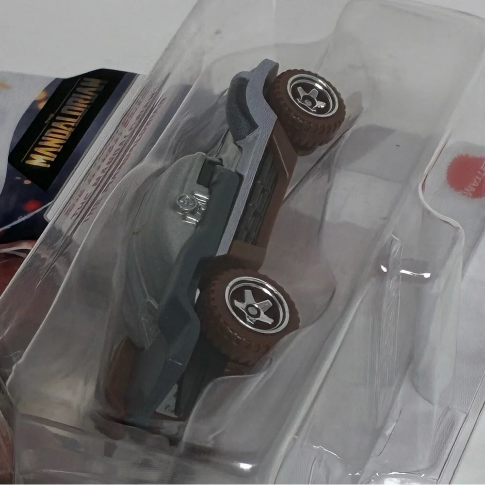 HOT WHEELS CHARACTER CARS 2021 STAR WARS THE MANDALORIAN DIECAST